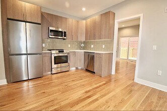 Building Photo - 1642 Cambridge St