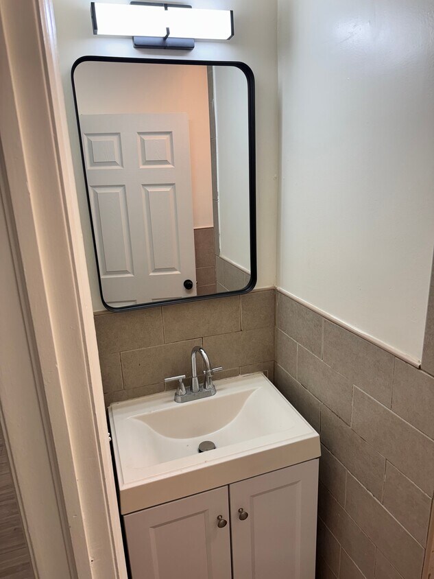 Foto del edificio - 587 Grove St