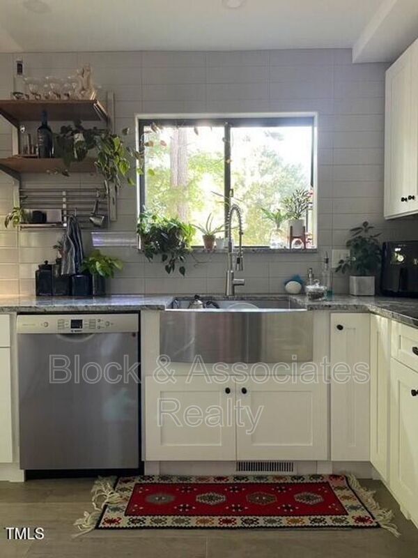 Foto del edificio - 7209 Woods Edge Ct