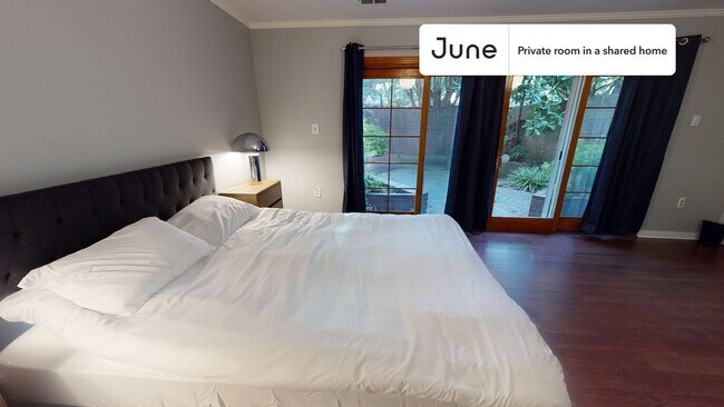 Foto del edificio - Room in Shared 7 bed/4 bath home