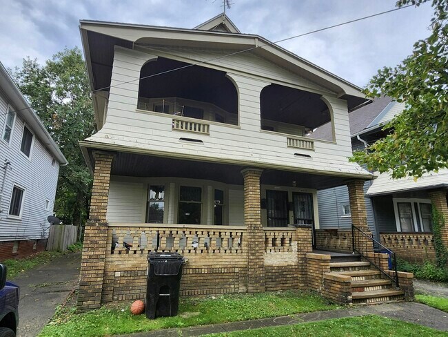 Foto del edificio - 14408 Westropp Ave