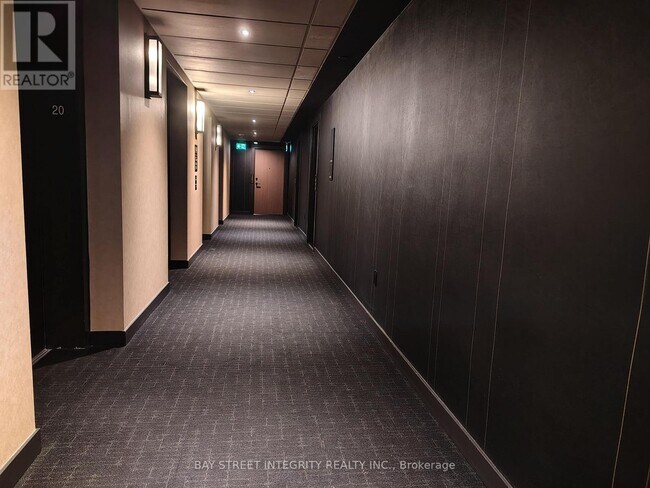 Photo du bâtiment - 55 Charles St E