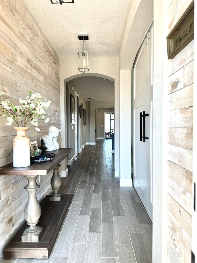 Foto del edificio - 420 Broomsedge Cir