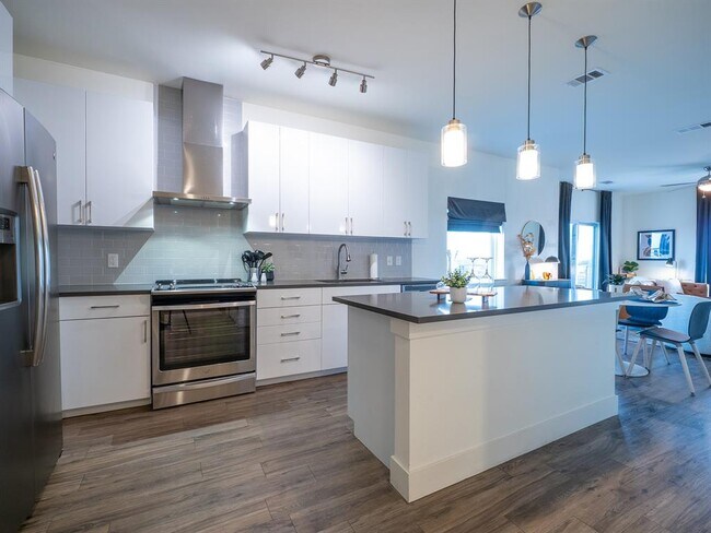 Foto del edificio - 6444 Burnet Rd