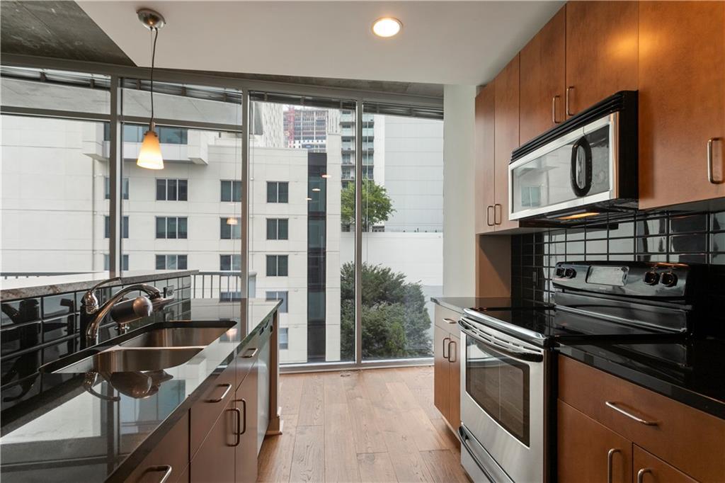 Primary Photo - 44 Peachtree Pl NW