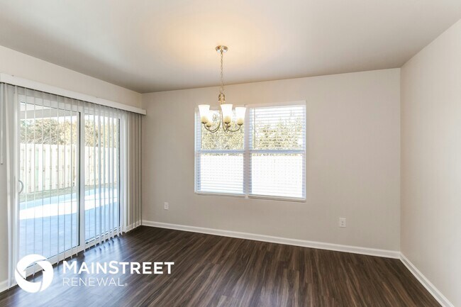 Building Photo - 577 Reading Ln