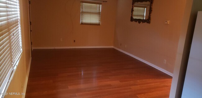Foto del edificio - 2546 W 28th St