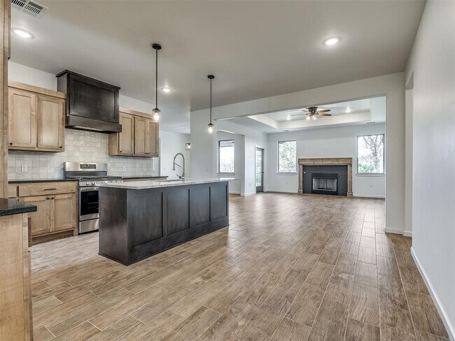Building Photo - 2436 Rumble Ct