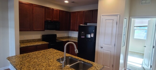 Building Photo - 327 Flyway Rd