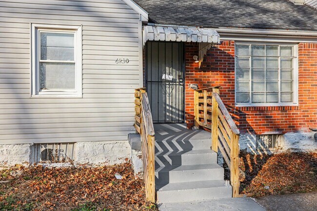 Foto del edificio - Beautiful 3 Bedroom 1 Bathroom Home in Kansas City!