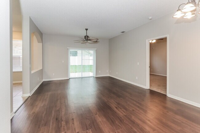 Foto del edificio - 921 Grand Canyon Dr