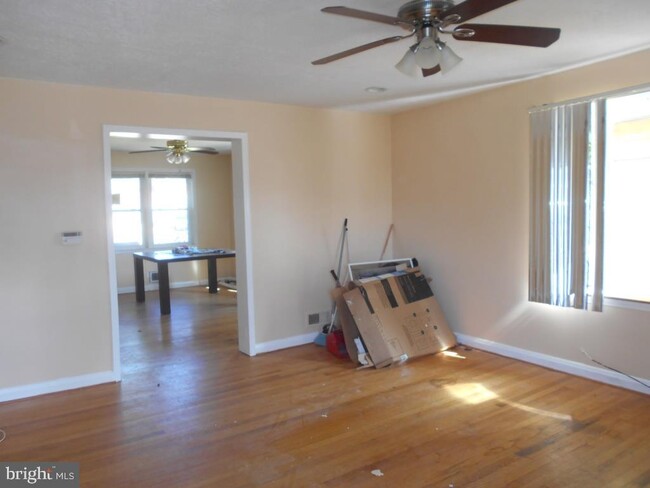 Foto del edificio - 1222 Harwood Ave