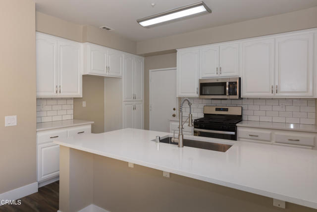 Building Photo - 751 Paseo Nogales