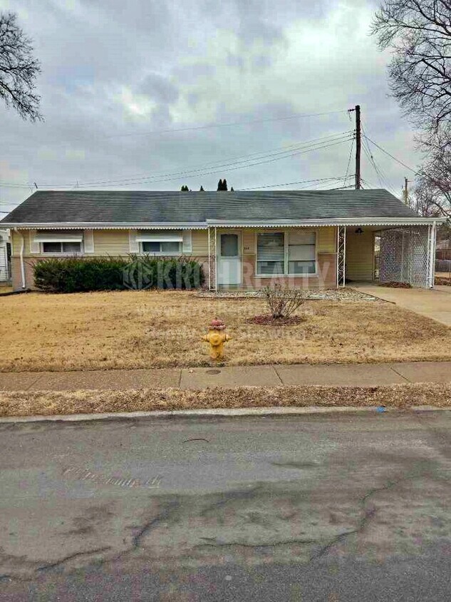 Beautiful 3 bedroom, 2 bathroom home! House for Rent in Florissant