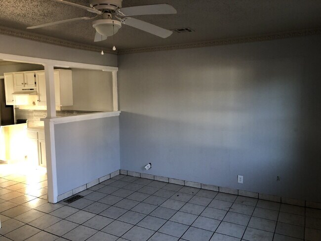 Foto del edificio - Cute midtown 3 bedroom, 1 bath home