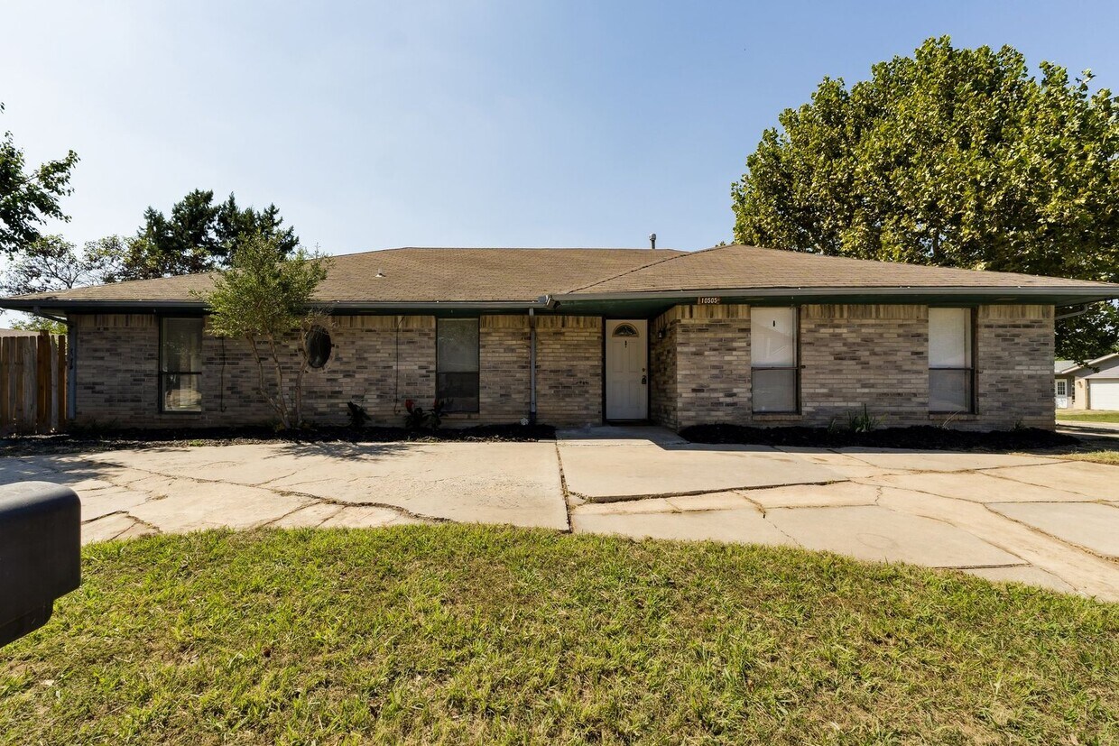 Foto principal - newly renovated 3 bed house in NW OKC