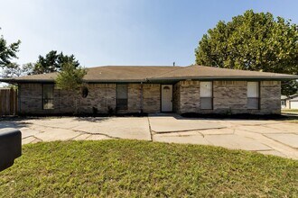 Building Photo - 10505 Evergreen Ct