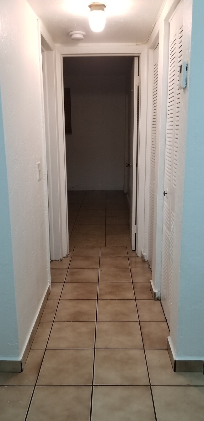 Building Photo - 4655 Palm Ave