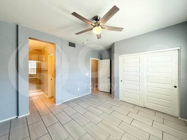 Building Photo - 2342 E Hidalgo Ave