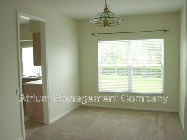 Building Photo - 304 Grand Valley Dr