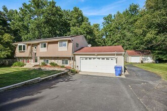 Building Photo - 12100 Silver Maple Dr