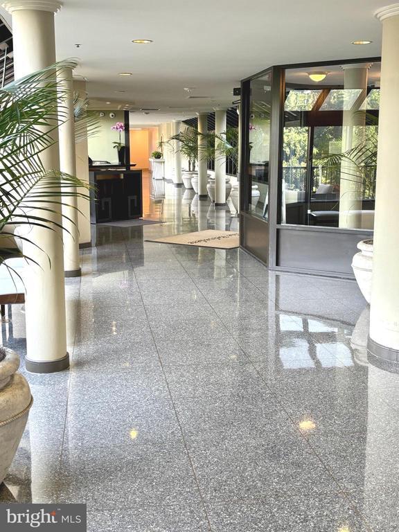 Foto del edificio - 1600 N Oak St
