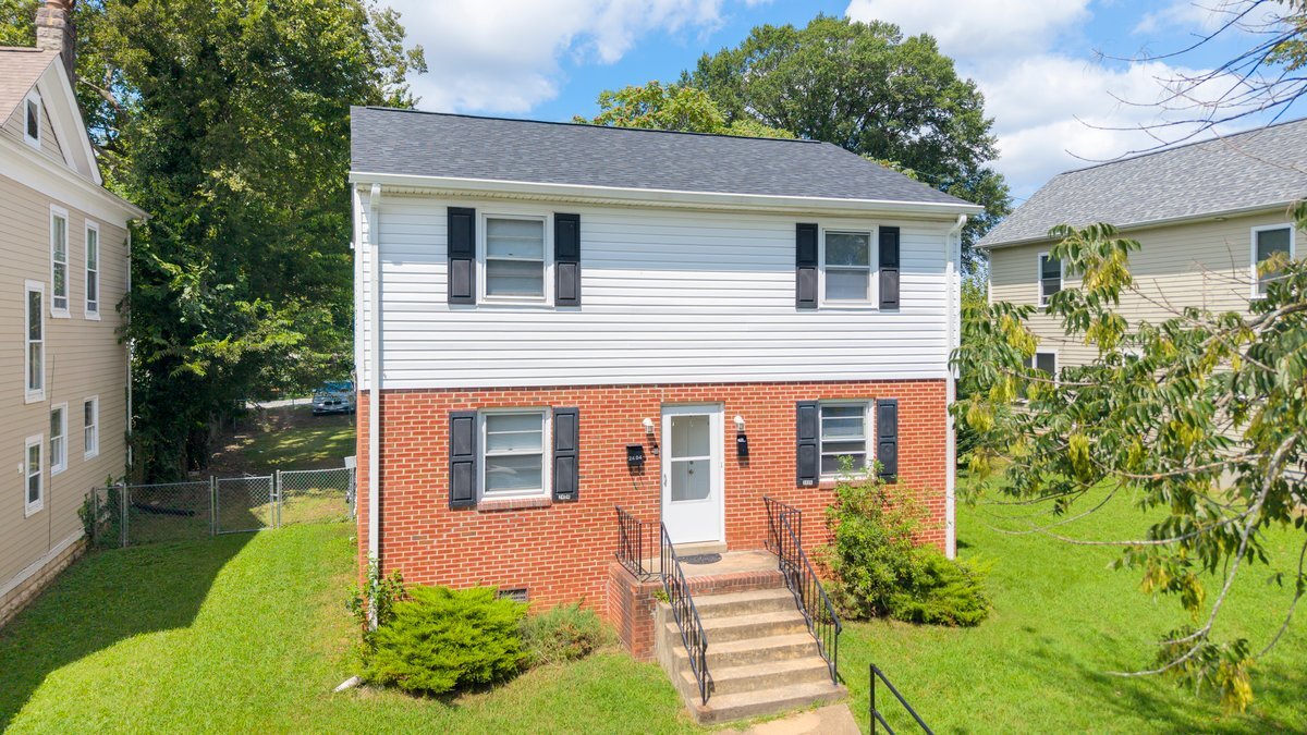 Foto principal - 2406 4th Ave