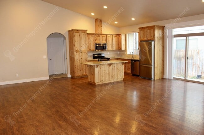 Building Photo - **COMING SOON** Modern 3 BR with open livi...