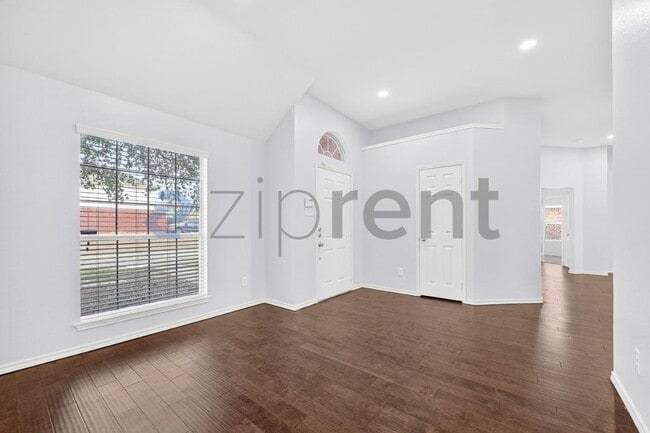 Building Photo - 5802 Edinburg Dr