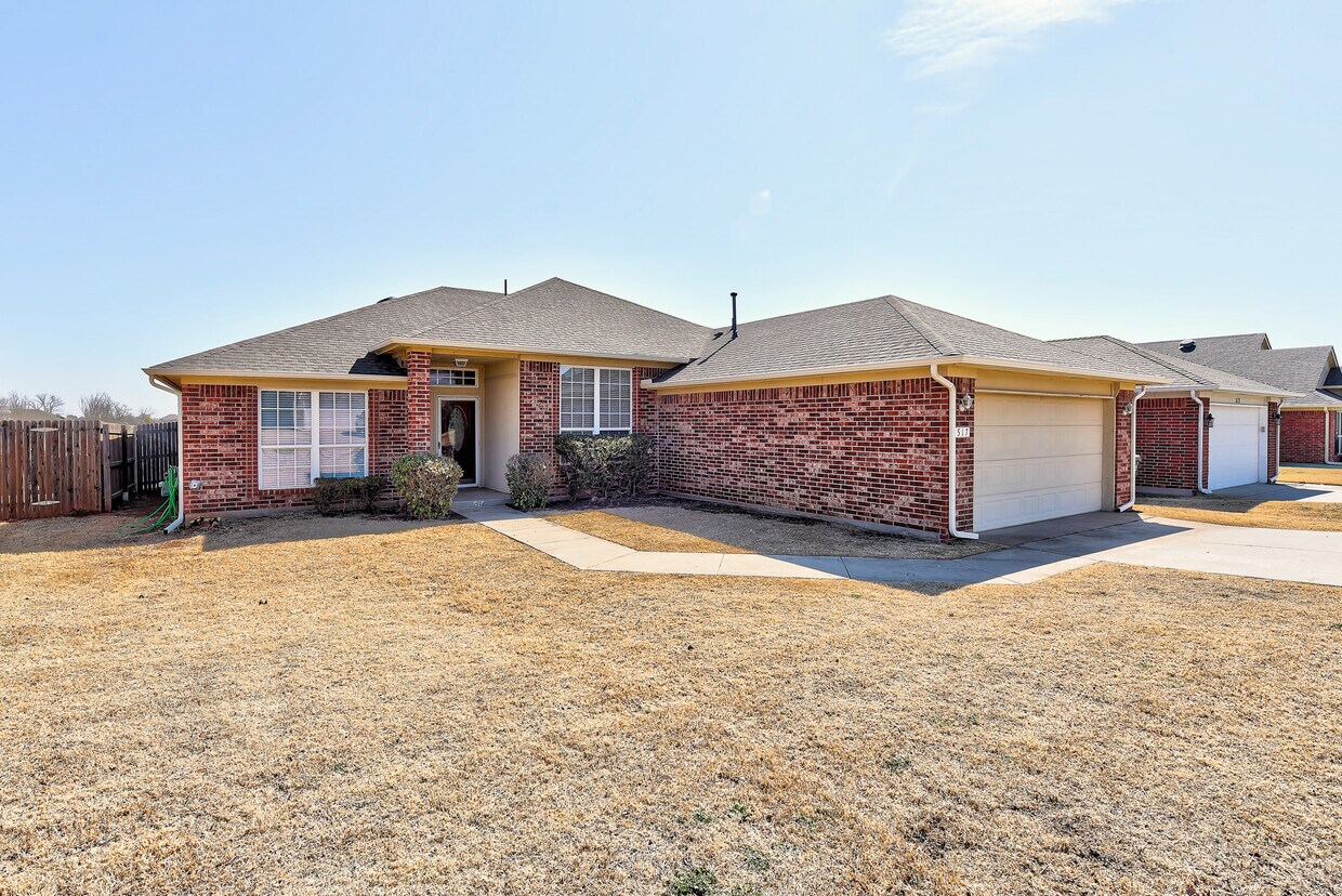 Foto principal - 517 Lone Oak Dr