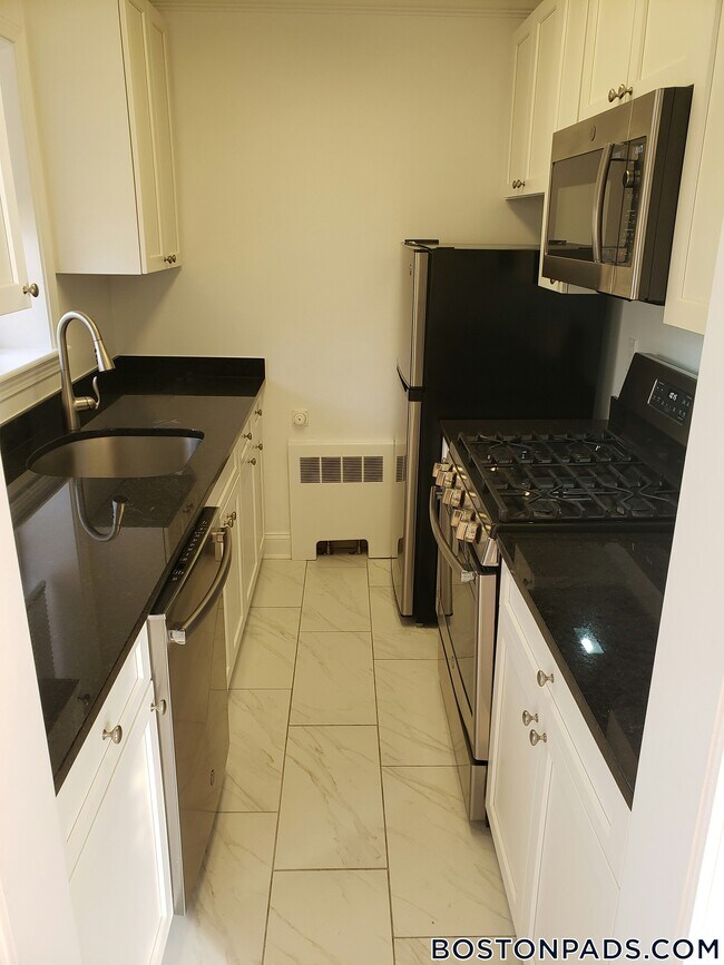 Building Photo - 80 St Paul St