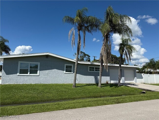 Building Photo - 6677 Fiesta Way