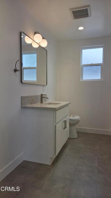 Building Photo - 915 N Ridgewood Pl