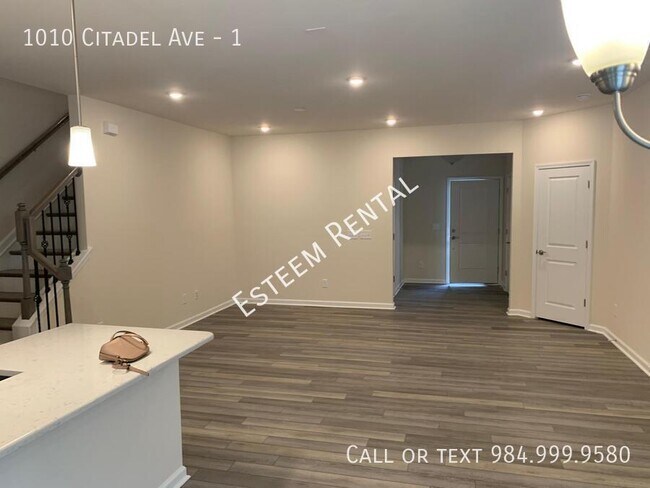 Foto del edificio - 1010 Citadel Ave