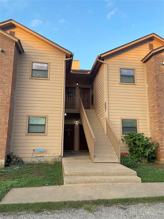 Building Photo - 2501 W Slaughter Ln
