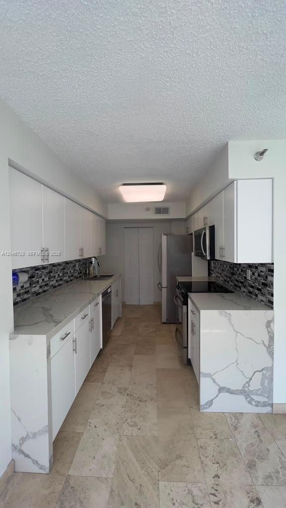 Foto del edificio - 3530 Mystic Pointe Dr