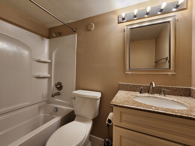 Foto del edificio - Downtown U of U gorgeous condo! THREE park...