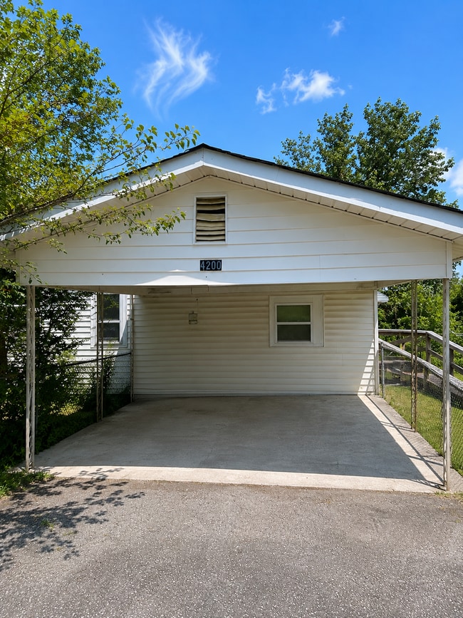 Photo - 4200 Wilkesview Dr House