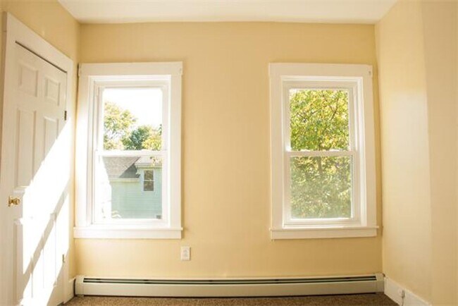 Building Photo - barrows