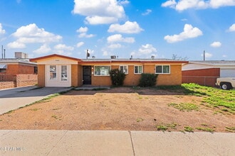 Building Photo - 10060 Kellogg St