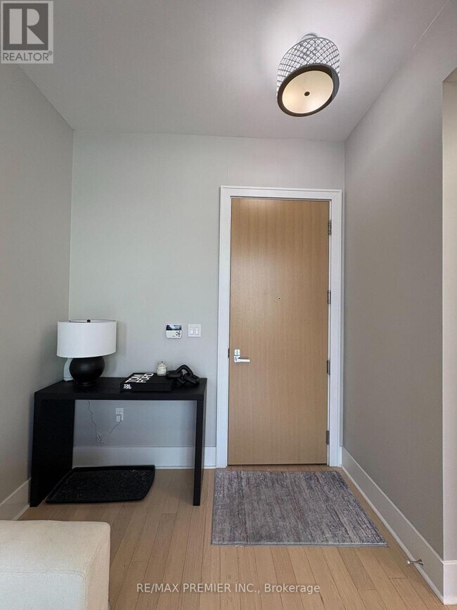 Photo du bâtiment - 29 Queens Quay E