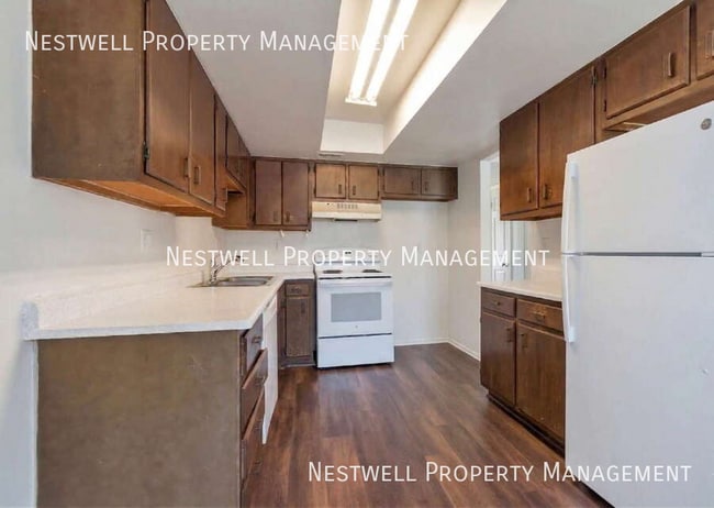 Building Photo - 8451 S Westridge St