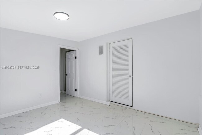 Building Photo - 6312 SW 19th St