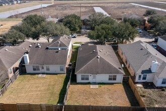 Building Photo - 6007 Baldwin Elm St