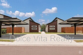 Building Photo - 1502 W Platinum Dr