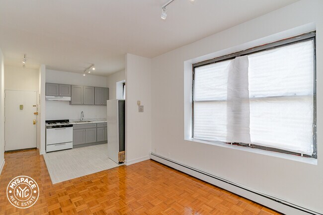 Building Photo - 607 Greene Ave