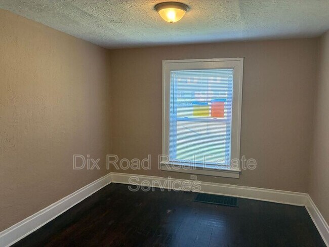 Foto del edificio - 2240 Lakeview Ave