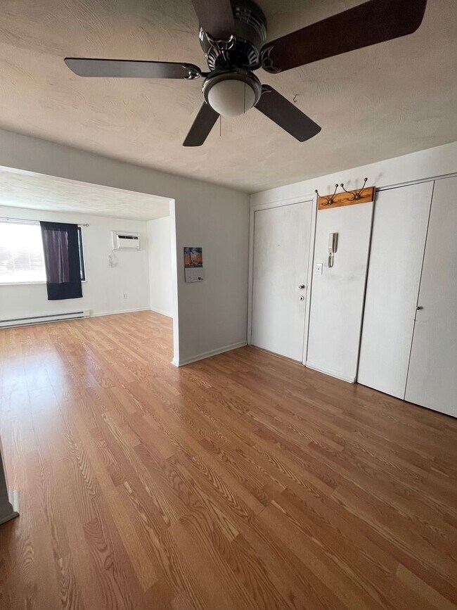 Foto del edificio - Charming 2BR Condo in Niagara Falls