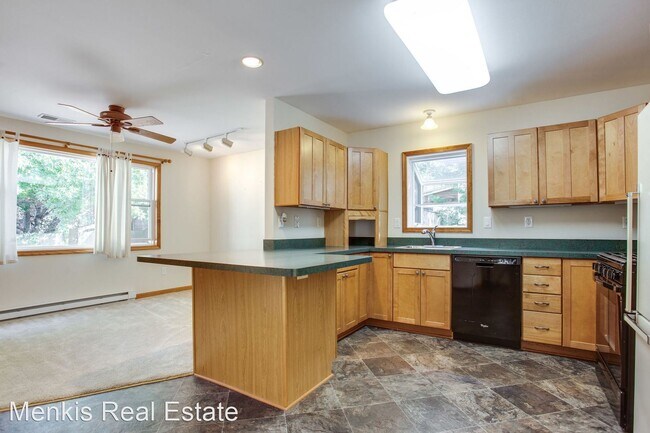 Building Photo - 3 br, 1.5 bath House - 3013 Edgewood Road