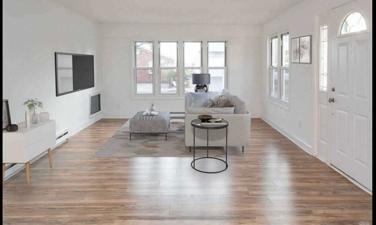 126 Williamson St, East Rockaway, NY 11518 House Rental in East